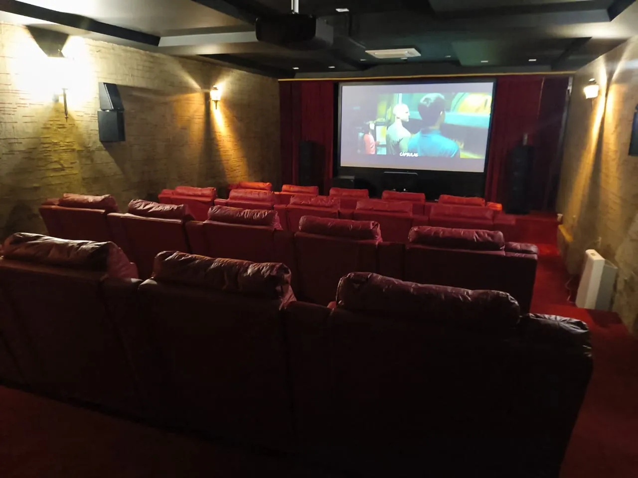 Retrofit de cinema residencial feito pela Santos Automação